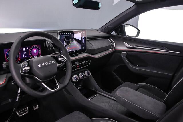 Skoda Kodiaq Sportline Business 1.5 TSI PHEV 204pk DSG Automaat Trekhaak, Panoramadak, Adaptive cruise control, Achteruitrijcamera, LED matrix koplampen