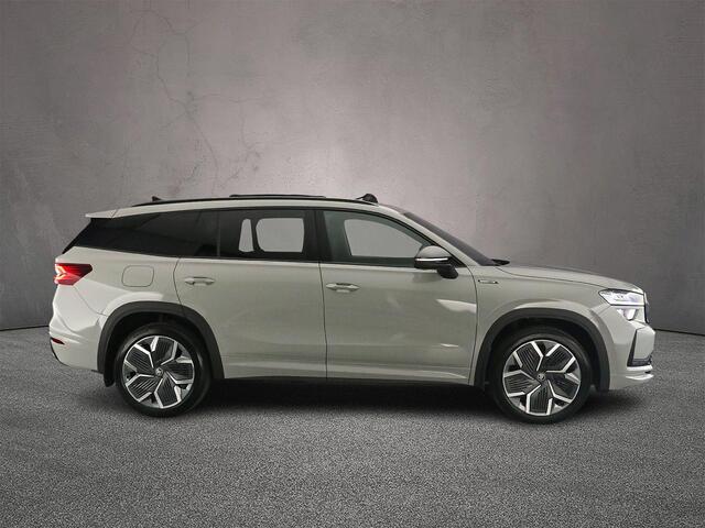 Skoda Kodiaq Sportline Business 1.5 TSI PHEV 204pk DSG Automaat Trekhaak, Panoramadak, Adaptive cruise control, Achteruitrijcamera, LED matrix koplampen