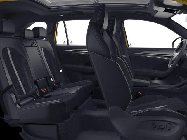 Skoda Kodiaq 1.5 TSI PHEV Sportline Business | Panoramadak | Trekhaak | Light & View | Adaptief onderstel | Canton Sound |