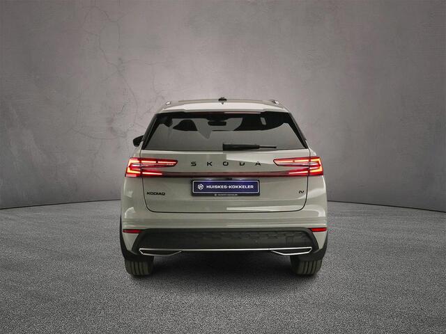 Skoda Kodiaq Sportline Business 1.5 TSI PHEV 204pk DSG Automaat Trekhaak, Panoramadak, Adaptive cruise control, Achteruitrijcamera, LED matrix koplampen