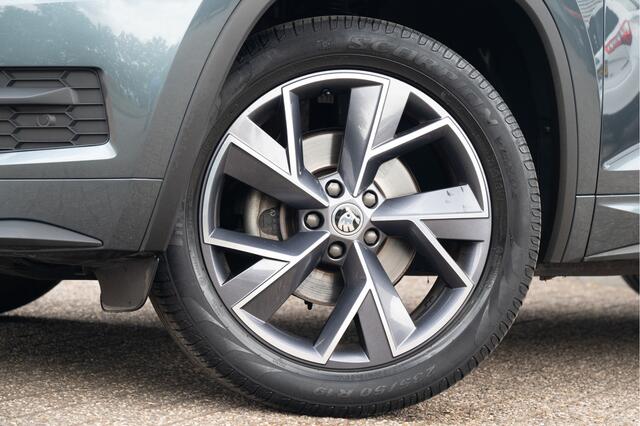 Skoda Kodiaq 1.5 TSI Sportline Business | Pano | Trekhaak | Navi | Camera | Active Info | Elek. Best. Stoel |