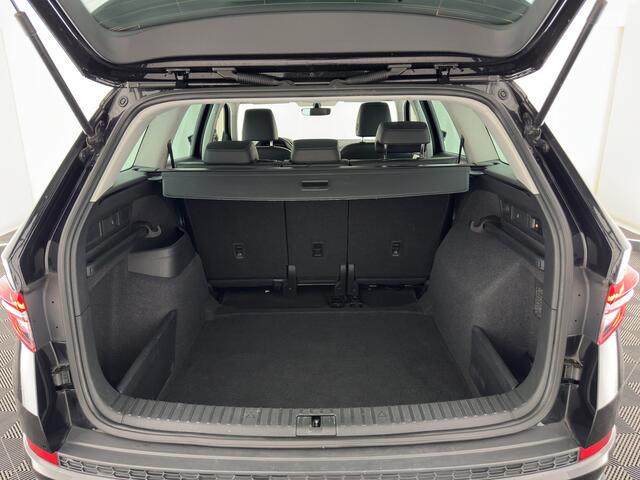 Skoda Kodiaq 1.5 TSI Business Edition (INCL.BTW) *LEATHER-FABRIC | FULL-LED | DIGI-COCKPIT | CAMERA | KEYLESS | DAB+ | NAVI-FULLMAP | SPORT-SEATS | PRIVACY-GLASS | ECC | PDC | CRUISE | 20''ALU | TOWBAR*