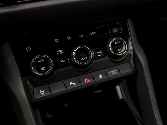 Skoda Kodiaq 1.5 TSI Sport 7 Persoons 150Pk Automaat (APPLE CARPLAY, GROOT NAVI, LEDER/ALCANTARA, CAMERA, TREKHAAK, SPORTSTOELEN, KEYLESS, GETINT GLAS, CRUISE, NIEUWE APK, NIEUWSTAAT)