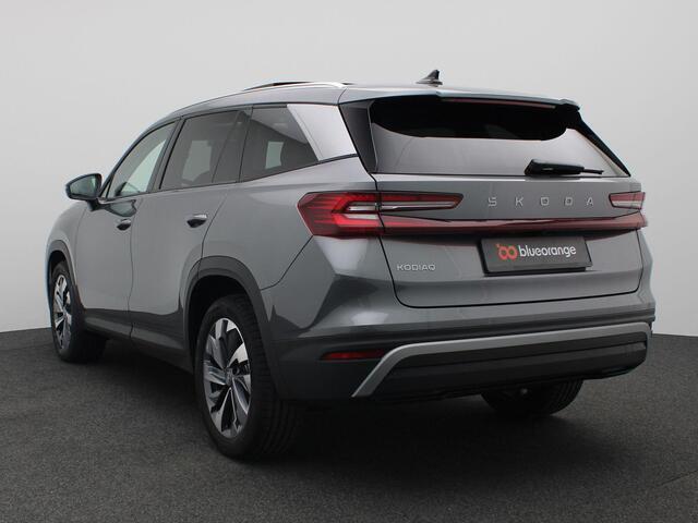 Skoda Kodiaq 1.5 TSI MHEV Business Edition Plus 7p. Matrix led, Trekhaak, Panoramadak, Adaptive cruise met travel assist, Side assist, Achteruitrijcamera, Stuur-stoelverwarming, Keyless, Alarm, 19" lichtmetaal