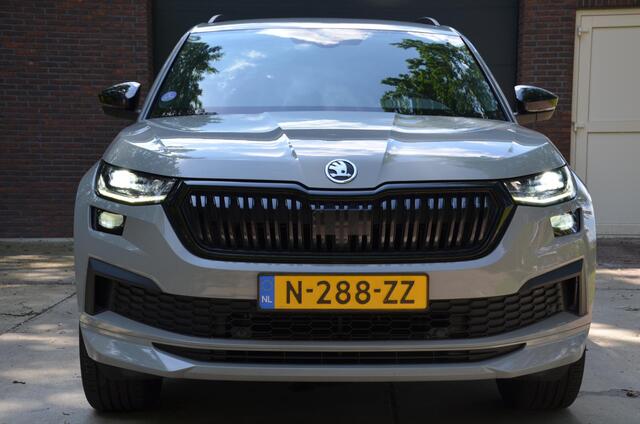 Skoda Kodiaq 1.5 TSI Sportline Business 7 Persoons. Navi/Led/Ecc/Pdc/Achteruitrij-camera/Stuur&Stoelverwarming/Half-Leer/Privacy-Glass/Cruise control adaptief/Elektrisch verstelbare stoelen/Wegklapbare trekhaak.