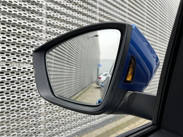Skoda Kodiaq 1.5 TSI Business Edition 7p. / Navigatie / App connect / Camera / Parkeersensoren V+A / Half leder / Zwenkbare trekhaak / **