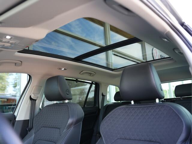 Skoda Kodiaq 1.5 TSI Business Edition | Elektrisch glazen panorama-dak | Trekhaak | Draadloze Telefoonlader |