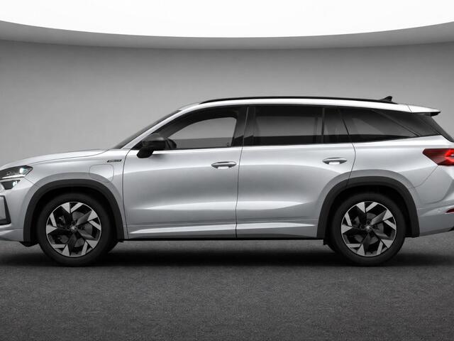 Skoda Kodiaq Sportline Limited PHEV 204 PK SUV | Smokey Diamond | Trekhaak uitklapbaar | 2.000,- inruilbonus!!