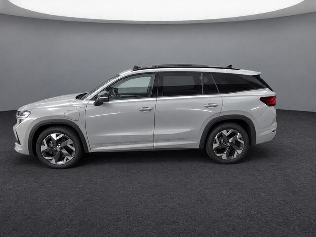 Skoda Kodiaq 1.5 TSI 204pk DSG PHEV Sportline Business · Panoramadak · Camera · Wegklapbare Trekhaak · Elek. Voorstoel · 19'' Inch · Garantie t/m 22-06-2030 of 100.000km