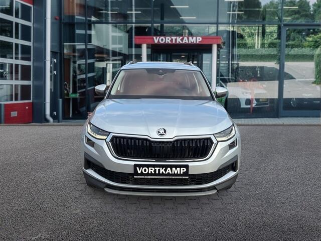 Skoda Kodiaq 2.0 TDI DSG STYLE 4X4 PANO-DAK/TREKHAAK/CAMERA/CRUISE/MEM/STOELVERW