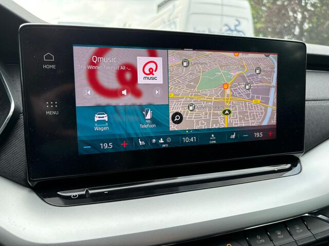 Skoda OCTAVIA Combi 1.5 TSI First Edition | Navi | Parkeerhulp | Optiek zwart