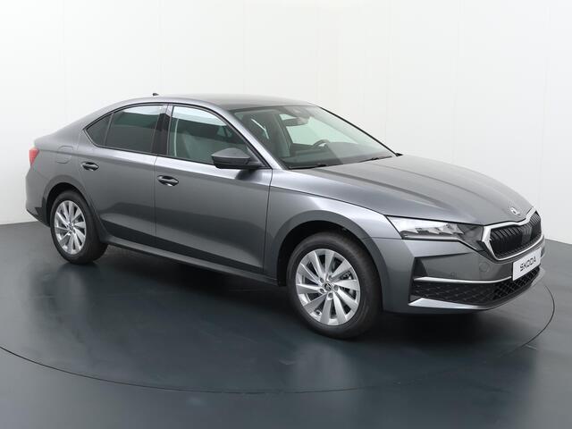 Skoda OCTAVIA First Edition 1.5 TSI m-HEV 85 kW / 115 pk Hatchba ck 7 versn. DSG