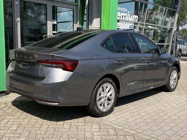 Skoda OCTAVIA First Edition 1.5 TSI m-HEV 85 kW / 115 pk Hatchba ck 7 versn. DSG