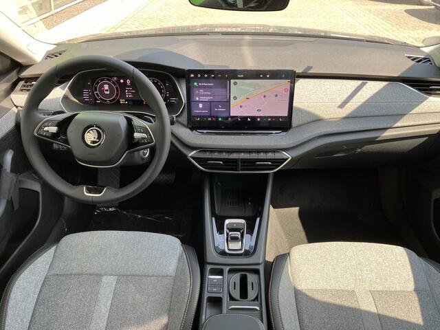 Skoda OCTAVIA First Edition 1.5 TSI m-HEV 85 kW / 115 pk Hatchba ck 7 versn. DSG