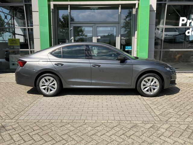 Skoda OCTAVIA First Edition 1.5 TSI m-HEV 85 kW / 115 pk Hatchba ck 7 versn. DSG