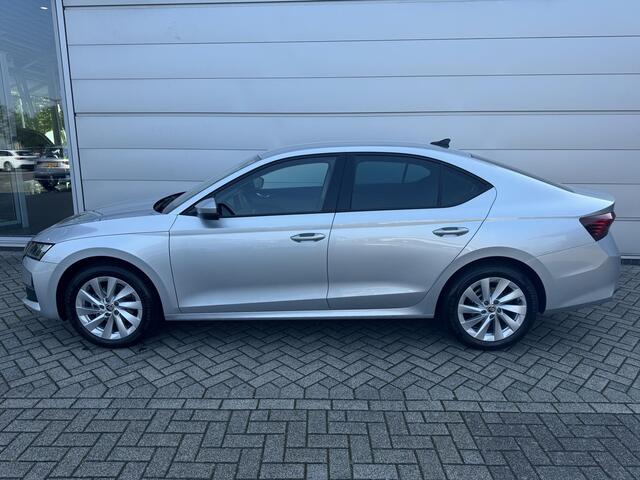Skoda OCTAVIA First Edition 1.5 TSI m-HEV 85 kW / 115 pk Hatchba ck 7 versn. DSG