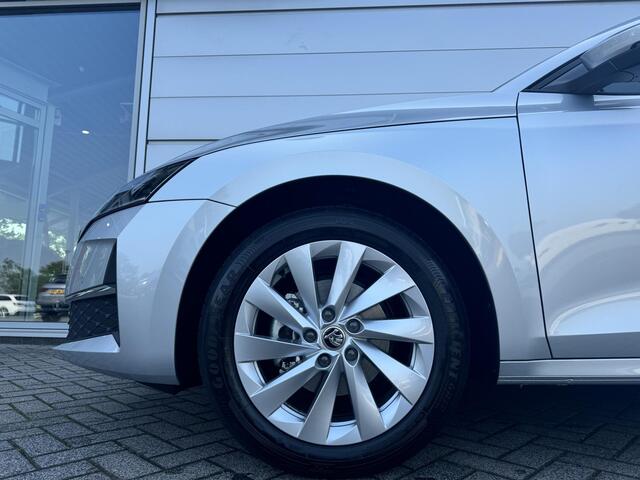 Skoda OCTAVIA First Edition 1.5 TSI m-HEV 85 kW / 115 pk Hatchba ck 7 versn. DSG