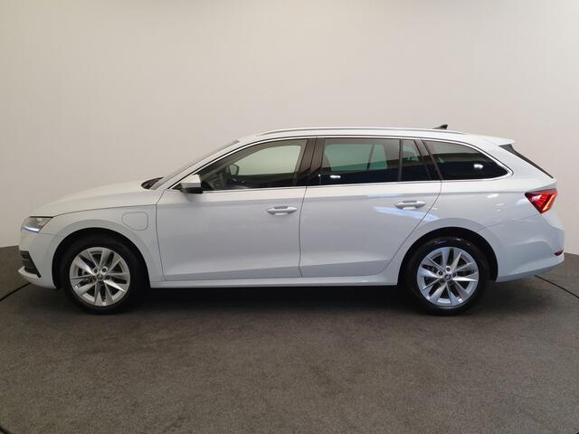Skoda OCTAVIA Combi 1.4 TSI 204pk DSG/AUT iV PHEV Business Edition Wegklapbare trekhaak, Camera