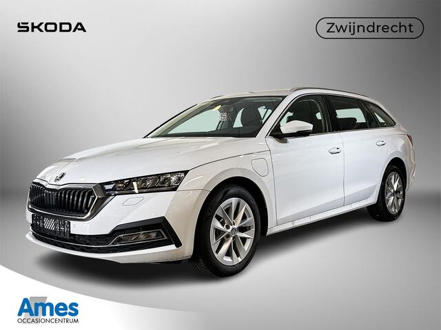 Skoda OCTAVIA Combi 1.4 TSI iV PHEV Business Edition Trekhaak, wegklapbaar | Achteruitrijcamera | Full LED achterlichten | Stoelverwaming