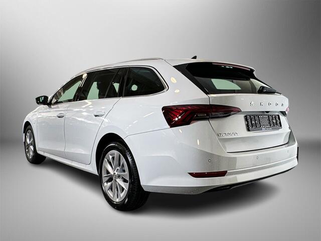 Skoda OCTAVIA Combi 1.4 TSI iV PHEV Business Edition Trekhaak, wegklapbaar | Achteruitrijcamera | Full LED achterlichten | Stoelverwaming