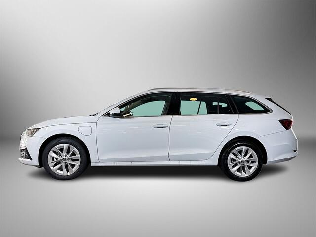 Skoda OCTAVIA Combi 1.4 TSI iV PHEV Business Edition Trekhaak, wegklapbaar | Achteruitrijcamera | Full LED achterlichten | Stoelverwaming