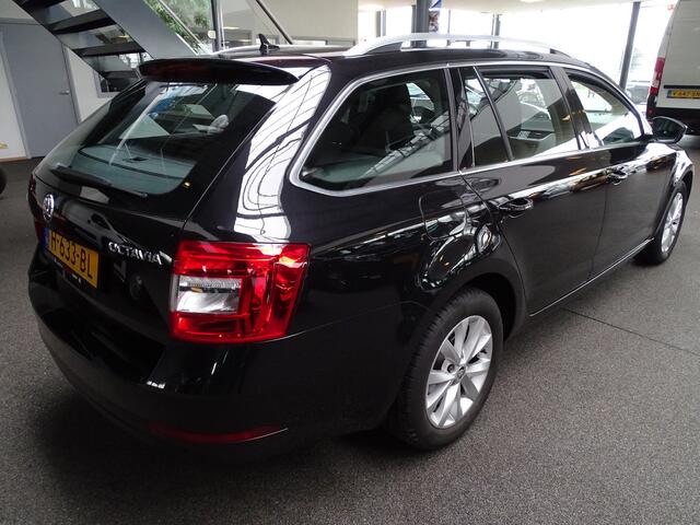 Skoda OCTAVIA Combi 1.0 TSI Greentech Business Edition