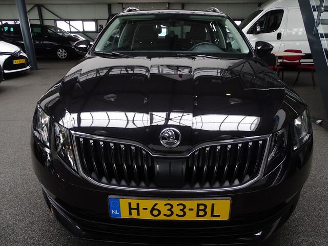 Skoda OCTAVIA Combi 1.0 TSI Greentech Business Edition