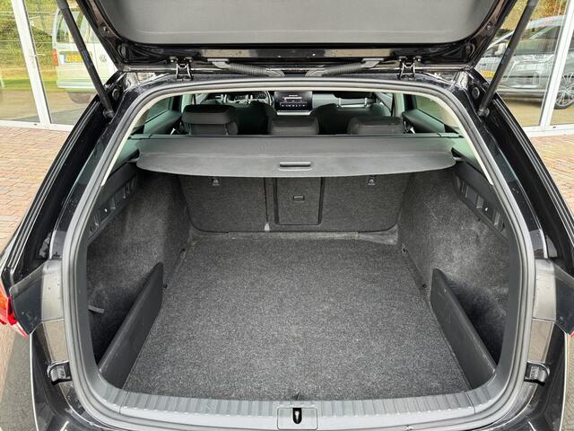 Skoda OCTAVIA Combi 1.5 e-TSI Business Edition | Trekhaak | Apple CarPlay