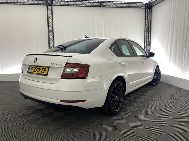 Skoda OCTAVIA 1.5 TSI Sport Business Automaat | Apple Carplay | Navi | PDC | ACC| DAB | Pano-Dak |
