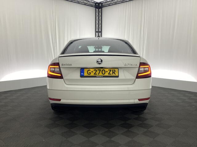 Skoda OCTAVIA 1.5 TSI Sport Business Automaat | Apple Carplay | Navi | PDC | ACC| DAB | Pano-Dak |