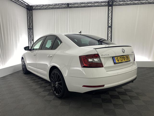 Skoda OCTAVIA 1.5 TSI Sport Business Automaat | Apple Carplay | Navi | PDC | ACC| DAB | Pano-Dak |