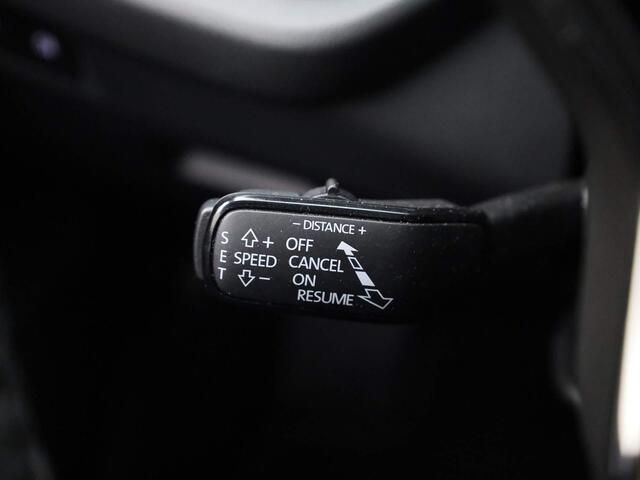 Skoda OCTAVIA Combi 1.5TSIe/150PK Style DSG · Navigatie · Parkeersensoren + Camera · Stoelverwarming · Garantie tot 01-03-2026