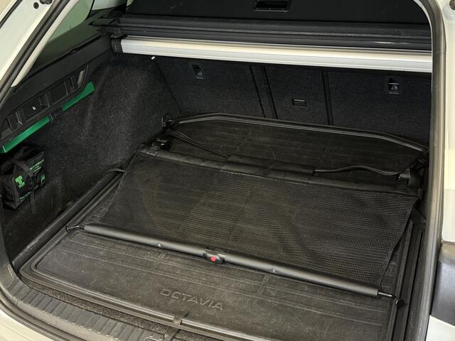 Skoda OCTAVIA Combi 1.4 TSI iV Style Cruise/MemoryStoelen/SmartLink