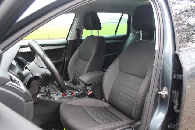 Skoda OCTAVIA Combi 1.0 TSI Greentech Business Edition