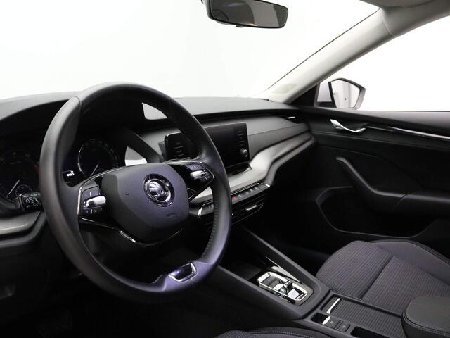 Skoda OCTAVIA 111pk e-TSI Ambition DSG/AUTOMAAT Carplay | Climate | Cruise | Stoelverwarming