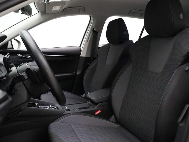 Skoda OCTAVIA 111pk e-TSI Ambition DSG/AUTOMAAT Carplay | Climate | Cruise | Stoelverwarming
