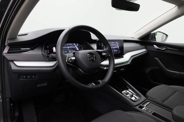 Skoda OCTAVIA Combi 1.0 e-TSI 110PK DSG Ambition | Navi | Camera | Stoelverwarming | 17 inch | Virtual Cockpit | Cruise | Clima | Apple Carplay / Android Auto