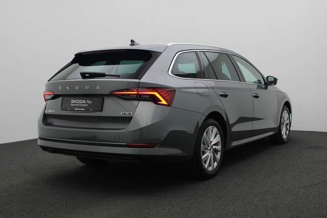 Skoda OCTAVIA Combi 1.0 e-TSI 110PK DSG Ambition | Navi | Camera | Stoelverwarming | 17 inch | Virtual Cockpit | Cruise | Clima | Apple Carplay / Android Auto