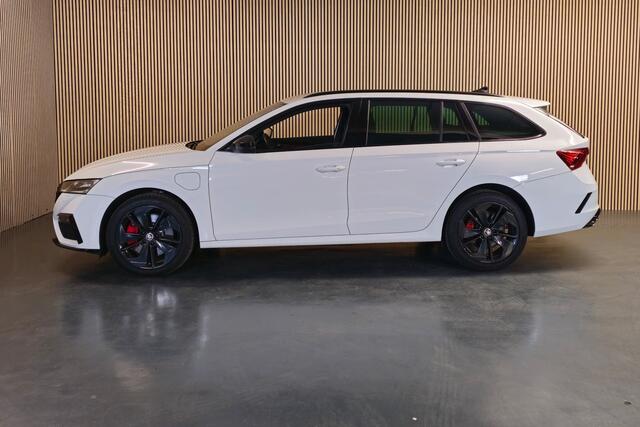 Skoda OCTAVIA Combi 1.4 TSI iV PHEV Sportline Business Rs Line - Apple Carplay- Android Auto - Stoelverwarming