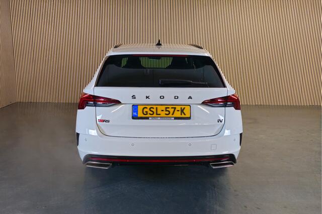 Skoda OCTAVIA Combi 1.4 TSI iV PHEV Sportline Business Rs Line - Apple Carplay- Android Auto - Stoelverwarming