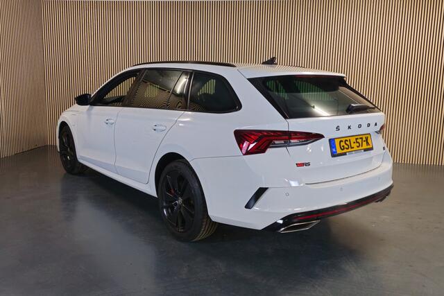 Skoda OCTAVIA Combi 1.4 TSI iV PHEV Sportline Business Rs Line - Apple Carplay- Android Auto - Stoelverwarming