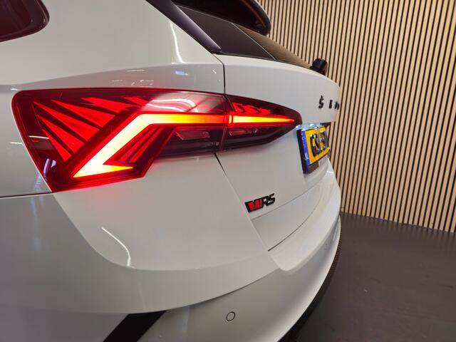 Skoda OCTAVIA Combi 1.4 TSI iV PHEV Sportline Business Rs Line - Apple Carplay- Android Auto - Stoelverwarming