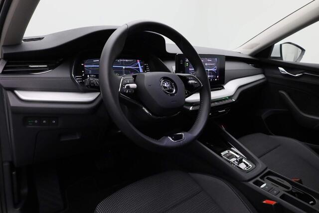 Skoda OCTAVIA Combi 1.0 e-TSI 110PK DSG Ambition | Navi | Camera | Stoelverwarming | Cruise | Clima | 17 inch | Apple Carplay / Android Auto