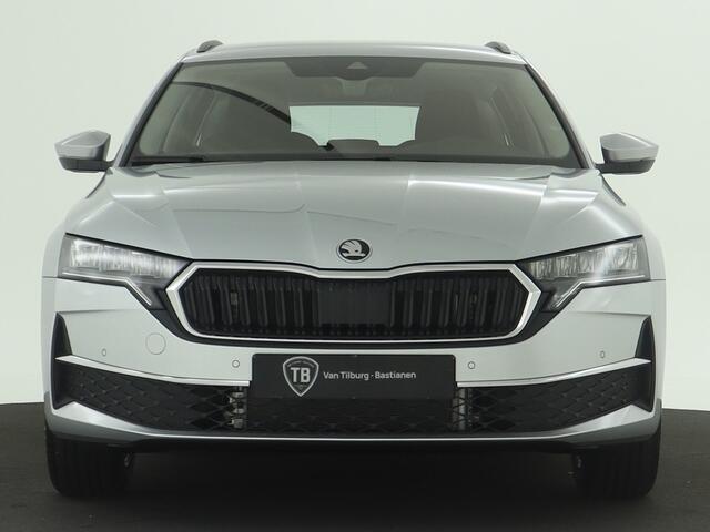 Skoda OCTAVIA Combi 1.5 TSI e-TEC MHEV 115 7DSG First Edition | Chromen grille | Climatronic, elektronische airconditioning met twee zones | Cruise control met speedlimiter