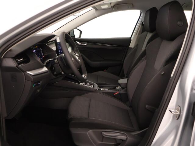 Skoda OCTAVIA Combi 1.5 TSI e-TEC MHEV 115 7DSG First Edition | Chromen grille | Climatronic, elektronische airconditioning met twee zones | Cruise control met speedlimiter
