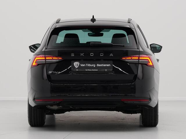 Skoda OCTAVIA Combi 1.5 TSI 115 6MT Business Edition Plus | Achteruitrijcamera | Achteruitrijcamera | Chromen grille