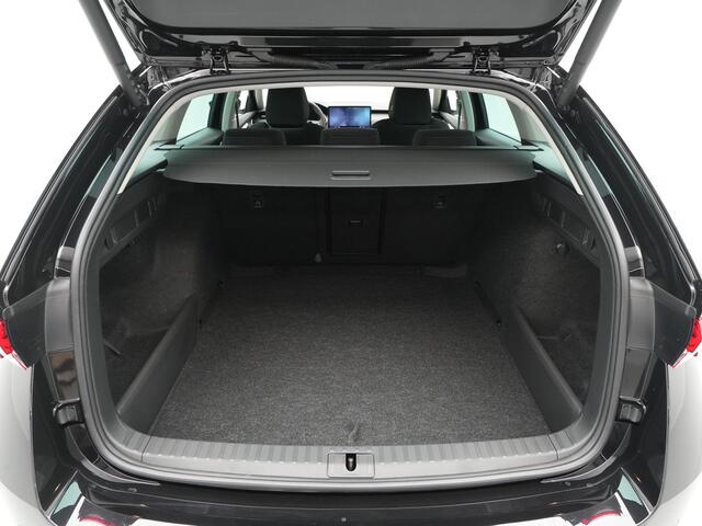 Skoda OCTAVIA Combi 1.5 TSI 115 6MT Business Edition Plus | Achteruitrijcamera | Achteruitrijcamera | Chromen grille
