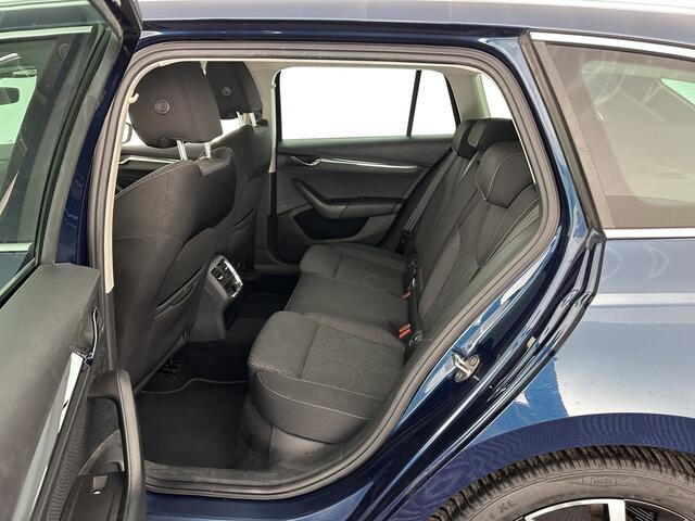 Skoda OCTAVIA Combi 2.0 TDI Aut. *ADAPTIVE-CRUISE | FULL-LED | DIGI-COCKPIT | KEYLESS | DAB+ | NAVI-FULLMAP | ECC | PDC | TOWBAR | APP.CONNECT | AMBIENT-LIGHT | SHIFT-PADDLES | COMFORT-SEATS | 18''ALU*