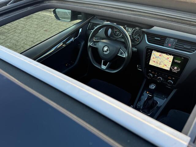Skoda OCTAVIA Combi 2.0 TDI RS LINE BOMVOL OPTIES DEALER ONDERHOUDEN
