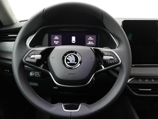 Skoda OCTAVIA Combi First Edition 1.5 TSI 115 pk DSG | Automaat | Elektrische achterklep | Navigatie | Adaptieve cruise control | 17'' Lichtmetalen velgen | Camera |